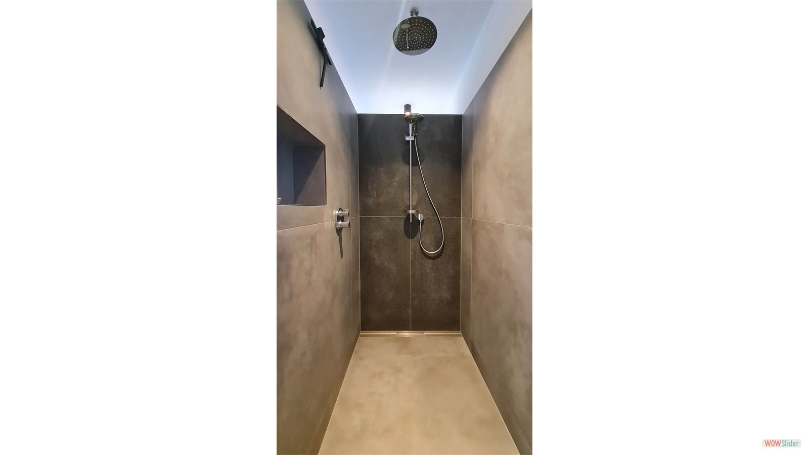 Abbé-Stock-Straße Master-Bad 2 Raumkontrast