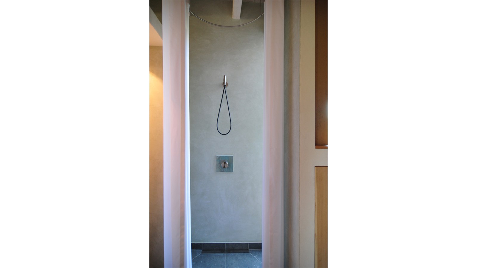 Duschwand aus Tadelakt